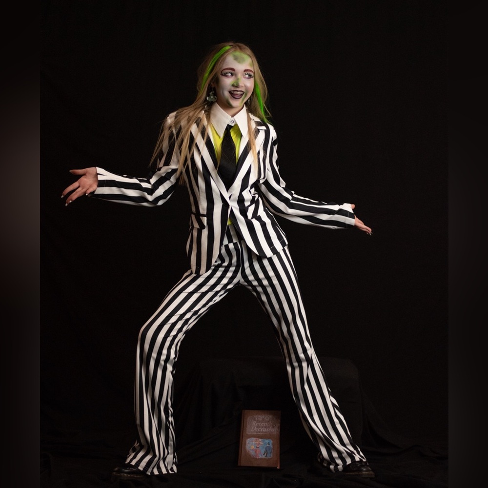 Women's Beetlejuice Costume
Adult XS